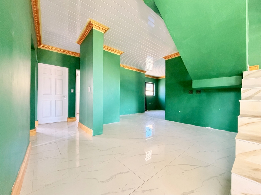 5 Bedroom Property for Sale in Hawston Western Cape